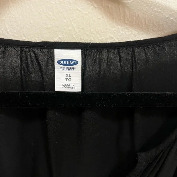 Old Navy Black Women's Blouse - Picture 4 of 6